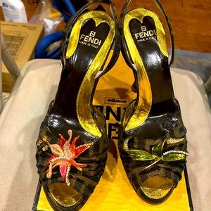 FENDI 90's Rare Zucca pattern flower and leaf decorative brooch design heel